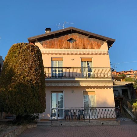Casa Castel Lägenhet Civate Exteriör bild