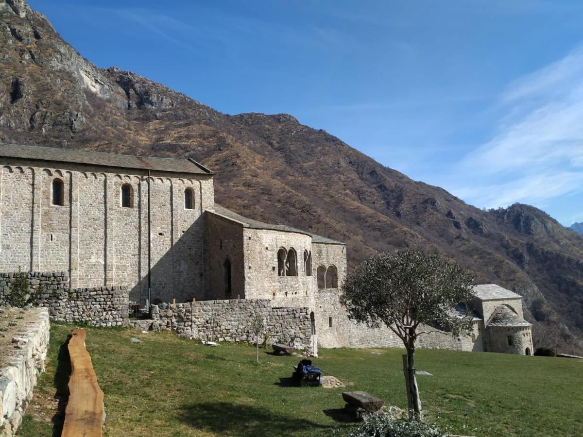 Casa Castel Lägenhet Civate Exteriör bild