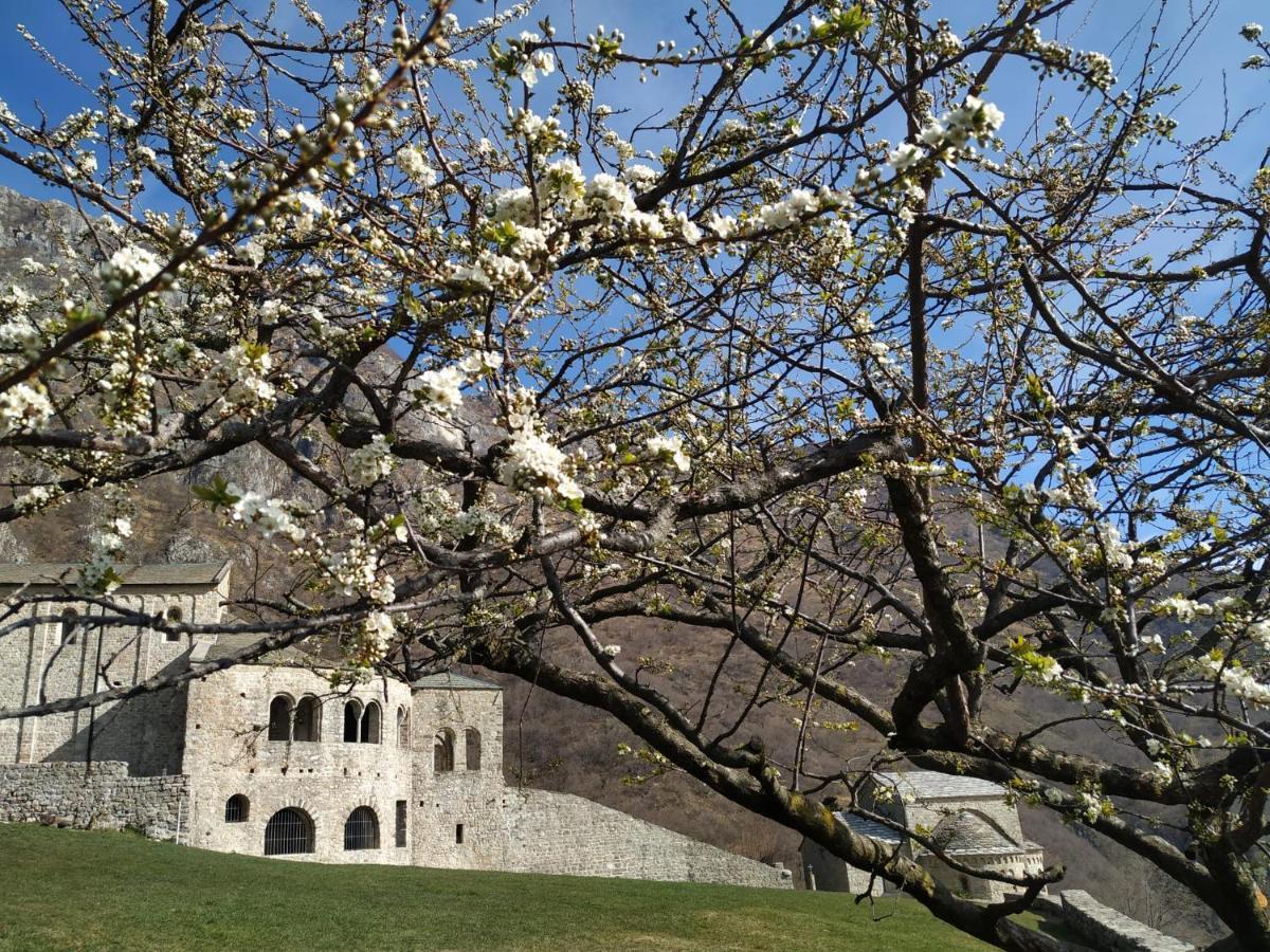 Casa Castel Lägenhet Civate Exteriör bild